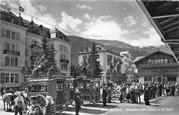 Zermatt Réception Des Hôtels à La Gare Attelage Diligences - Zermatt