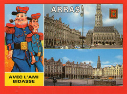 ARRAS  Avec L'Ami Bidasse -Place Des Héros Et L'Hôtel De Ville - - Arras