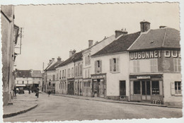 5908 VILLENEUVE Sur BELLOT Rue Avec Commerces Pub Dubonnet Et Citroen Bourrelerie GUTEL Commerce TILLIET - Andere & Zonder Classificatie