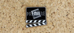 Pin's PHOTO - Revue De Cinéma PREMIERE Clap - EMAIL - Fabricant Inconnu - Fotografie