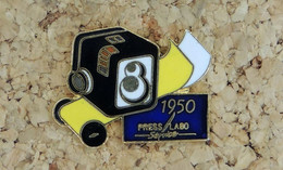 Pin's PHOTO - PRESSLABO - 1950 Appareil Box - EMAIL - Fabricant PL - Photography