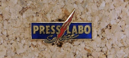 Pin's PHOTO - PRESSLABO - Logo Du Laboratoire - EMAIL - Fabricant PL - Photography