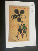 T1636 - Chromo - Chocolat REVILLON -  La Leçon De Broderie - N° 2 Broderie Anglaise - Revillon