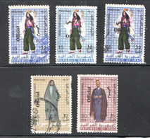 1971  Costumes 15 Fils: Surcharge Verticale Et Surcharges Horizontale Avec Petit Et Grand Espacement. Rares, Oblitérés - Irak