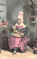 CPA Colorisée - Folklore - Costumes Normands - EP - La Marchande De Fleurs - 2706 - Costumes