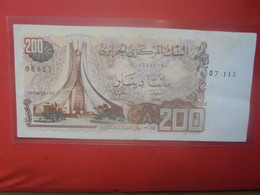 ALGERIE 200 DINARS 1983 Circuler (B.28) - Algerien