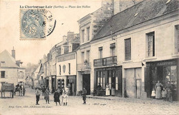 La Chartre Sur Le Loir      72         Place Des Halles          ( Voir Scan ) - Autres & Non Classés