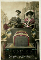 Surréalisme * Carte Photo Photo Montage * Homme Et Femme Dans Une Automobile , Décor * CPA Photographie Photographe - Fotografia