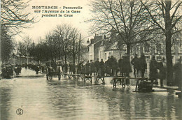 Montargis * Passerelle Sur L'avenue De La Gare Pendant La Crue * Inondation Catastrophe - Montargis