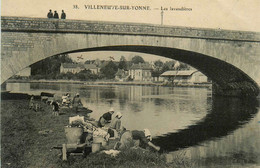 Villeneuve Sur Yonne * Les Lavandières * Lavoir Laveuses - Villeneuve-sur-Yonne