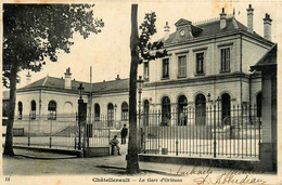 Châtellerault * Place Et La Gare D'orléans - Chatellerault