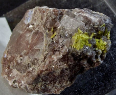Guilleminite ( TL ) On Matrix ( 1.5 X 1 X 0.6 Cm ) Musonoi Mine - Kolwezi - Kolwezi Mining District - Lualaba - DR Congo - Minéraux