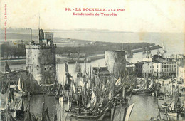 La Rochelle * Vue Sur Le Port Un Lendemain De Tempête - La Rochelle