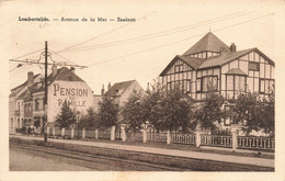 CPA BELGIQUE - Lombartzijde - Avenue De La Mer - Zeelaan - Pension De Famille - Rails De Tramway - Nieuwpoort