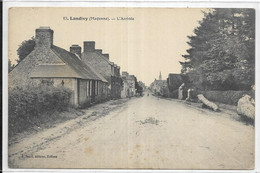 D 53. .LANDIVY.  L ARRIVEE. CARTE ECRITE AN 1921 - Landivy