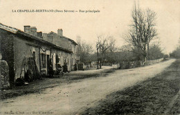 La Chapelle Bertrand * Rue Principale Du Village * Villageois - Autres & Non Classés