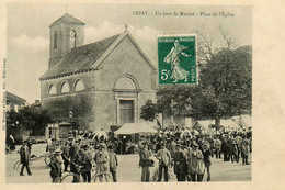 Lezay * Un Jour De Marché , Place De L'église * Villageois - Other & Unclassified