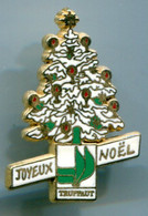 PIN'S  -  SAPIN DE NOEL TRUFFAUT - SIGNE BALLARD DORE OR FIN - Navidad