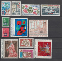 REUNION - ANNEE COMPLETE 1974 - YVERT N° 421/432 ** MNH - COTE = 30.75 EUR. - - Unused Stamps