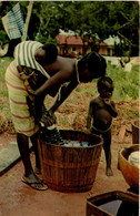 GUINÉ - FULACUNDA - Lavadeira Nativa - - Guinea-Bissau