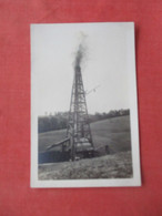 Photo Non Postcard       - F.R Aetenbaugh Well   - West Virginia >   Ref 5874 - Andere & Zonder Classificatie