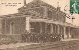 CPA Saint Cyr L'ecole - La Gare - Vue Interieure - Fanfare - St. Cyr L'Ecole