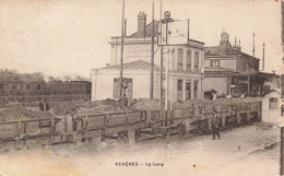 CPA Achères - La Gare - Wagons Chargés - Gare Avec Train - Acheres