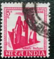 India - C13/35 - (°)used - 1967 - Michel 435 - Gezinsplanning - Used Stamps