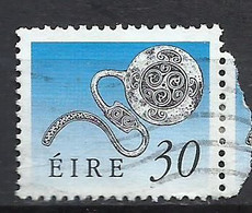 EIRE IRELAND IRLANDA 1990 1995 ART TREASURES ENAMEL LATCHET BROOCH 30p USED USATO OBLITERE' - Used Stamps