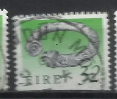 EIRE IRELAND IRLANDA 1990 1995 ART TREASURES BROIGHTER COLLAR 32p USED USATO OBLITERE' - Used Stamps