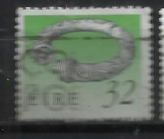 EIRE IRELAND IRLANDA 1990 1995 ART TREASURES BROIGHTER COLLAR 32p USED USATO OBLITERE' - Used Stamps