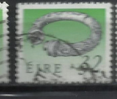 EIRE IRELAND IRLANDA 1990 1995 ART TREASURES BROIGHTER COLLAR 32p USED USATO OBLITERE' - Used Stamps