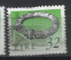 EIRE IRELAND IRLANDA 1990 1995 ART TREASURES BROIGHTER COLLAR 32p USED USATO OBLITERE' - Used Stamps