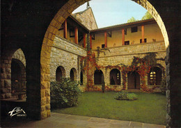 65 - Tournay - Abbaye Notre Dame - Le Cloître De L'Hôtellerie - Tournay