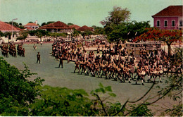 GUINÉ BISSAU - Desfile Na Praça Do Império - Guinea Bissau