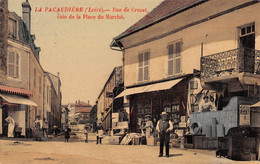 La PACAUDIERE (Loire) - Rue De Crozet, Coin De La Place Du Marché - La Pacaudiere