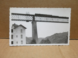 SAINT GERVAIS D'AUVERGNE (63) Photographie Format CPA Viaduc Et Hotel Des Fades Train - Saint Gervais D'Auvergne