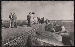 Netherland - IJmuiden - Pier - People- Mode - 2x Nice Stamps - IJmuiden