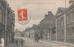 27 - LE NEUBOURG - Rue  L' Hôtel De Ville - Le Neubourg