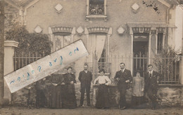 ROSNY Sous BOIS - Une Famille Qui Pose Devant Leur Propriété Située Au 95bis Avenue De La République ( Carte Photo ) - Rosny Sous Bois