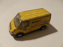 Matchbox      Ford Transit  / 1986   ***  4068  *** - Matchbox (Lesney)