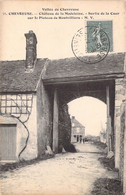 CPA - FRANCE - 78 - CHEVREUSE - Château De La Madeleine - Sortie De La Cour Sur Le Plateau De Hautvilliers - MV - Chevreuse