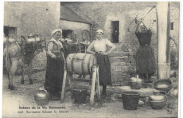 76    SCENES  DE  LA  VIE  NORMANDE  SERVANTES  FAISANT  LE  BEURRE - Autres & Non Classés