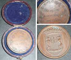 Rare Ancienne Médaille En Cuivre Société Académique De Blois 41 écusson Armoiries Royales - Professionnels / De Société