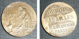Rare Médaille Publicitaire, Paysanne Et Poules, Henri Dubois Médailles Paris - Professionnels / De Société