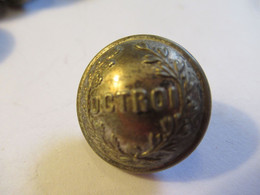 7 Boutons Bombés Anciens D'époque/OCTROI/ 2,1  Cm/Laiton Argenté/A M & Cie Paris /Début XXéme       BOUT188 - Knopen