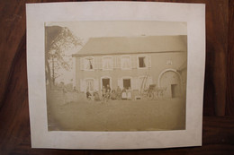 1870's Grande Photo Famille Ferme Périgord (à Situer) Animée Tirage PAPIER ALBUMINÉ Support CARTON - Old (before 1900)