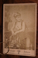 Photo 1875 Me Marthe Suzanne Miette Théâtre Palais Royal Tirage Albuminé Support CARTON CDC Cabinet Actress - Personalità