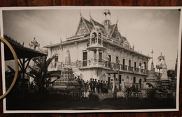 1933 Photo Originale Cambodge Pnom Penh Pagode Bonzes Indo Chine Indochina - Azië