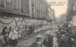 La Flèche     72      Grande Rue     Jour De Procession  -  2  -     ( Voir Scan ) - La Fleche